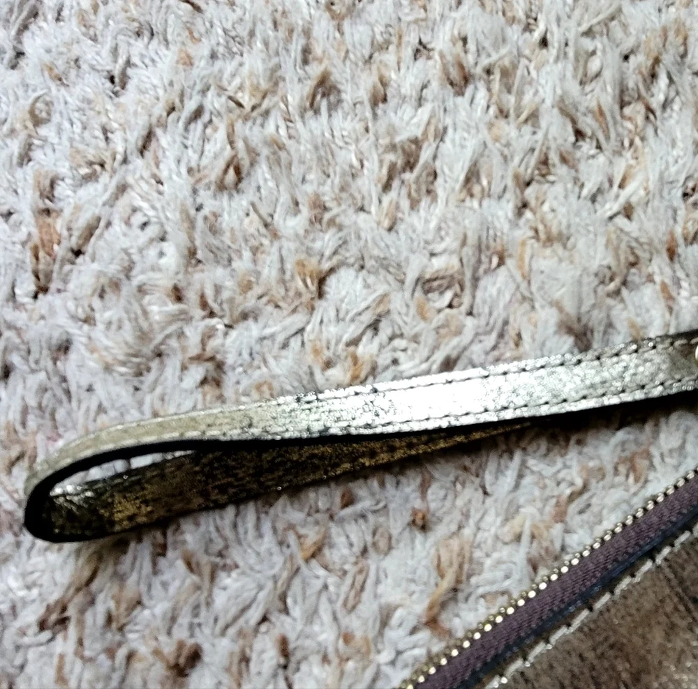 🌿Patricia Nash Cassini Leather Tooled Soft Gold Metallic Wristlet/Clutch🌿